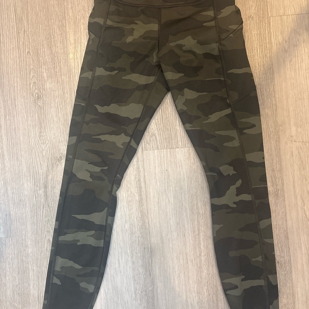Athleta Women's Camo Leggings 1028
